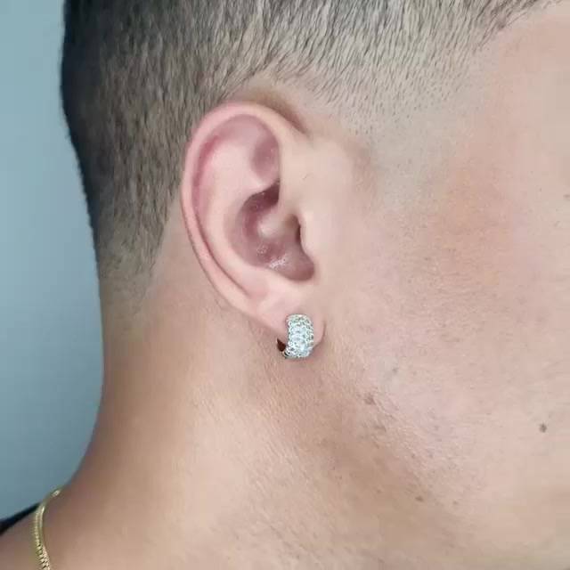 Par de brincos cravejados estilo Neymar Prata e Dourado - Unissex